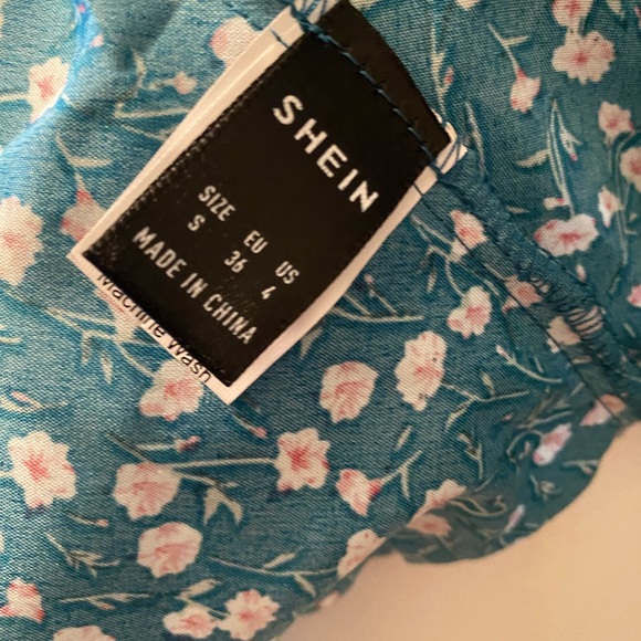 Shoulder Tie Paisley Green shoulder tie Top; small; never worn - Picture 4 of 5